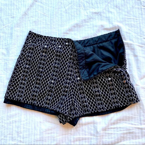 Studded Pattern Zip Shorts - Picture 1 of 3